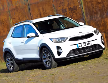Kia Stonic [UK-spec] (YB) '2017–20