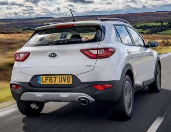 Kia Stonic [UK-spec] (YB) '2017–20
