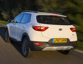 Kia Stonic [UK-spec] (YB) '2017–20