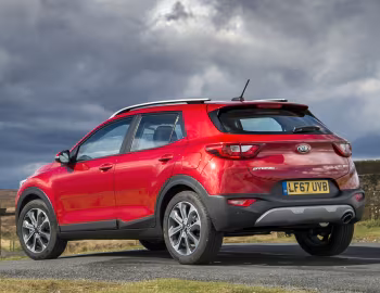Kia Stonic [UK-spec] (YB) '2017–20