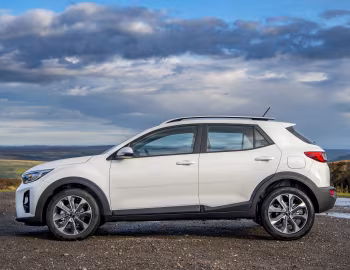 Kia Stonic [UK-spec] (YB) '2017–20