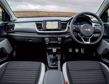 Торпедо Kia Stonic "First Edition" [UK-spec] (YB) '2017