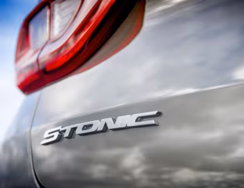 Kia Stonic "First Edition" [UK-spec] (YB) '2017