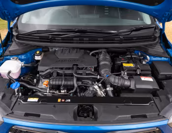 Под капотом Kia Stonic GT Line [UK-spec] (YB) '2021–25