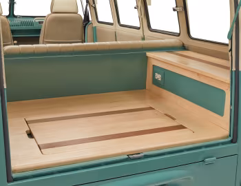 Ambos Kindred Motorworks Volkswagen Bus EV '2022