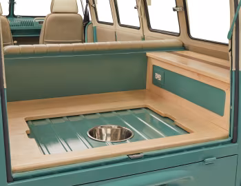 Ambos Kindred Motorworks Volkswagen Bus EV '2022