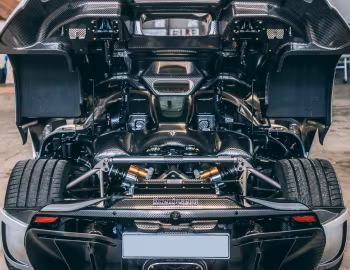 Sous la capuche Koenigsegg Regera (#7233) '2021