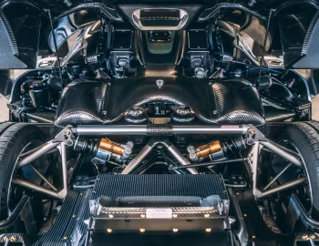 Sous la capuche Koenigsegg Regera (#7233) '2021