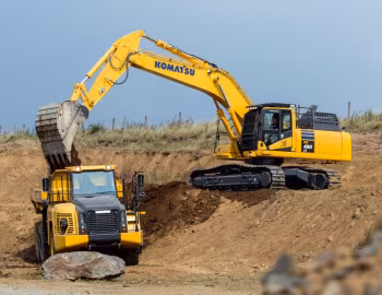 Komatsu HM300-3, Komatsu PC490LC-11
