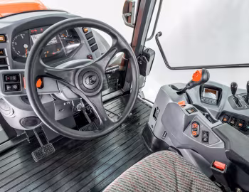 Интерьер Kubota Grand X Series '2012–01.2022