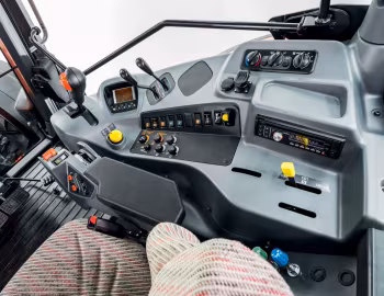 Интерьер Kubota Grand X Series '2012–01.2022