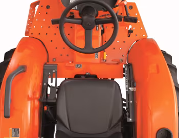 Интерьер Kubota L3800 '12.2010–н.в.
