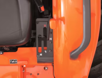 Интерьер Kubota L3800 '12.2010–н.в.