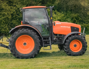 Kubota M135GX-II '2015–16