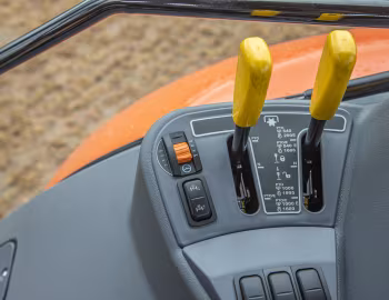 Интерьер Kubota M7173 '2020–24