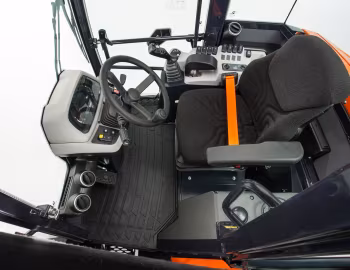 Интерьер Kubota R070 '2020–н.в.
