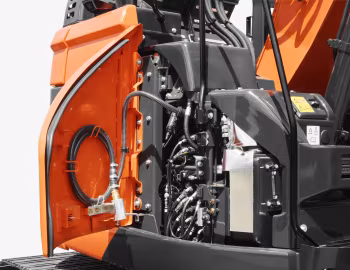 Под капотом Kubota U145 '2026