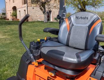 Інтер'єр Kubota Z2-481 '2023–н.ч.