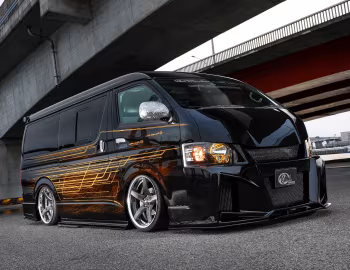 Kuhl Racing Ghost Hiace 200W-GT (H200) '01.2018