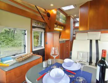 Interior 2014–19 la strada Nova M (Br.906) '2013–19