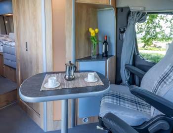 Intérieur 2025–pr. la strada Regent E (Br.907) '2024–pr.