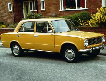 Lada 1200 Saloon [UK-spec] (21012) '05.1974–10.1982
