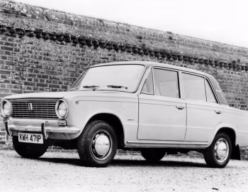 Lada 1200 Saloon [UK-spec] (21012) '05.1974–10.1982