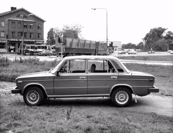 Lada 1600 ES 4-door Saloon [UK-spec] (21062) '09.1978–04.1984