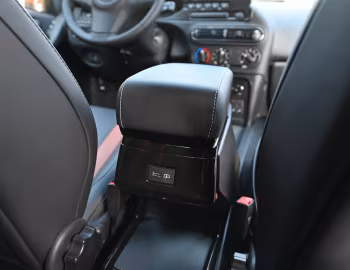 Інтер'єр Lada e-Niva Travel (212300-80) '2024