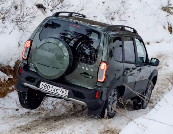 Lada Niva Travel Luxe / Off-Road (212300-80) '12.2020–25