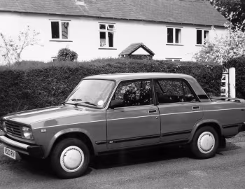 Lada Riva 1.5L Saloon (21057) '04.1992–03.1993