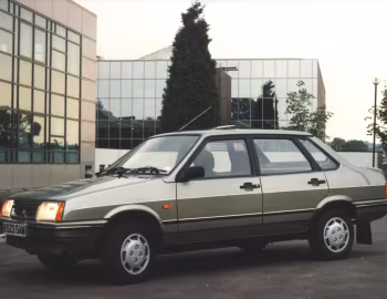 Lada Samara 1.5GL Saloon [UK-spec] (210996) '07.1992–10.1994