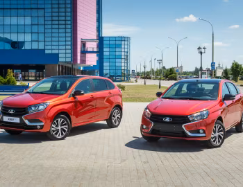 Lada XRAY "50 Anniversary", Lada Vesta "50 Anniversary"