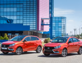 Lada XRAY "50 Anniversary", Lada Vesta "50 Anniversary"