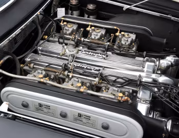 Sob o capô Lamborghini 400 GT Spyder '1999