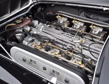 Sob o capô Lamborghini 400 GT Spyder '1999
