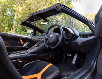 Interior Lamborghini Aventador LP 750-4 Superveloce Roadster [UK-spec] (LB834) '2015–17