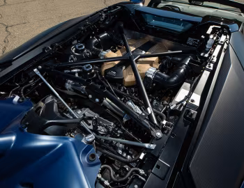 Sob o capô Lamborghini Aventador SVJ "63" Roadster [North America] '2020