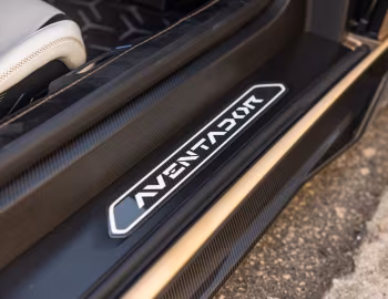 Lamborghini Aventador SVJ Roadster [UK-spec] '2019–pr.