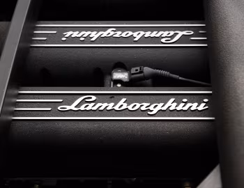 Sob o capô Lamborghini Concept S '08.2006