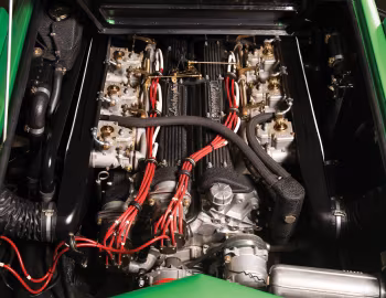 Sob o capô Lamborghini Countach LP400 S '1981–82