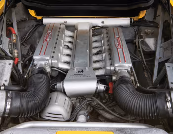 Sob o capô Lamborghini Diablo [Worldwide] '1990–93