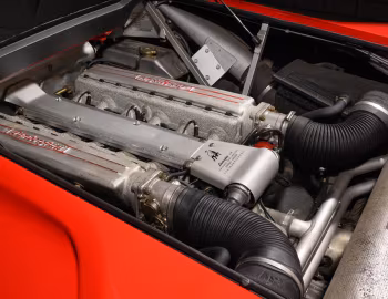 Sob o capô Lamborghini Diablo [Worldwide] '1993–98