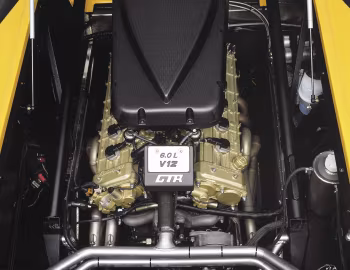 Sob o capô Lamborghini Diablo GT-R '2000