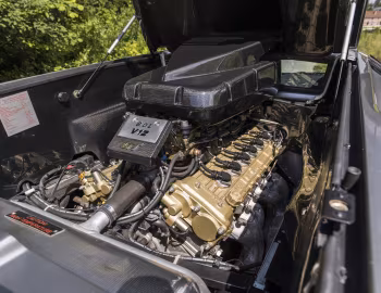 Sob o capô Lamborghini Diablo GT '1999