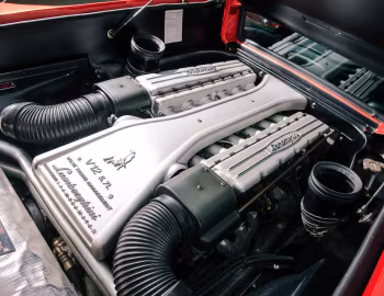 Sob o capô Lamborghini Diablo SV [UK-spec] '1998–99