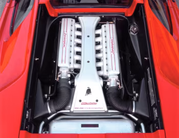 Sob o capô Lamborghini Diablo VT [Worldwide] '1993–98