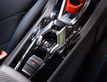 Interior Lamborghini Huracán EVO [UK-spec] (LB724) '2019–23