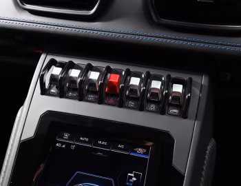 Interior Lamborghini Huracán EVO [UK-spec] (LB724) '2019–23