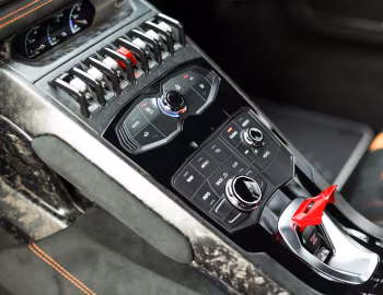 Interior Lamborghini Huracán Performante [UK-spec] (LB724) '2017–19